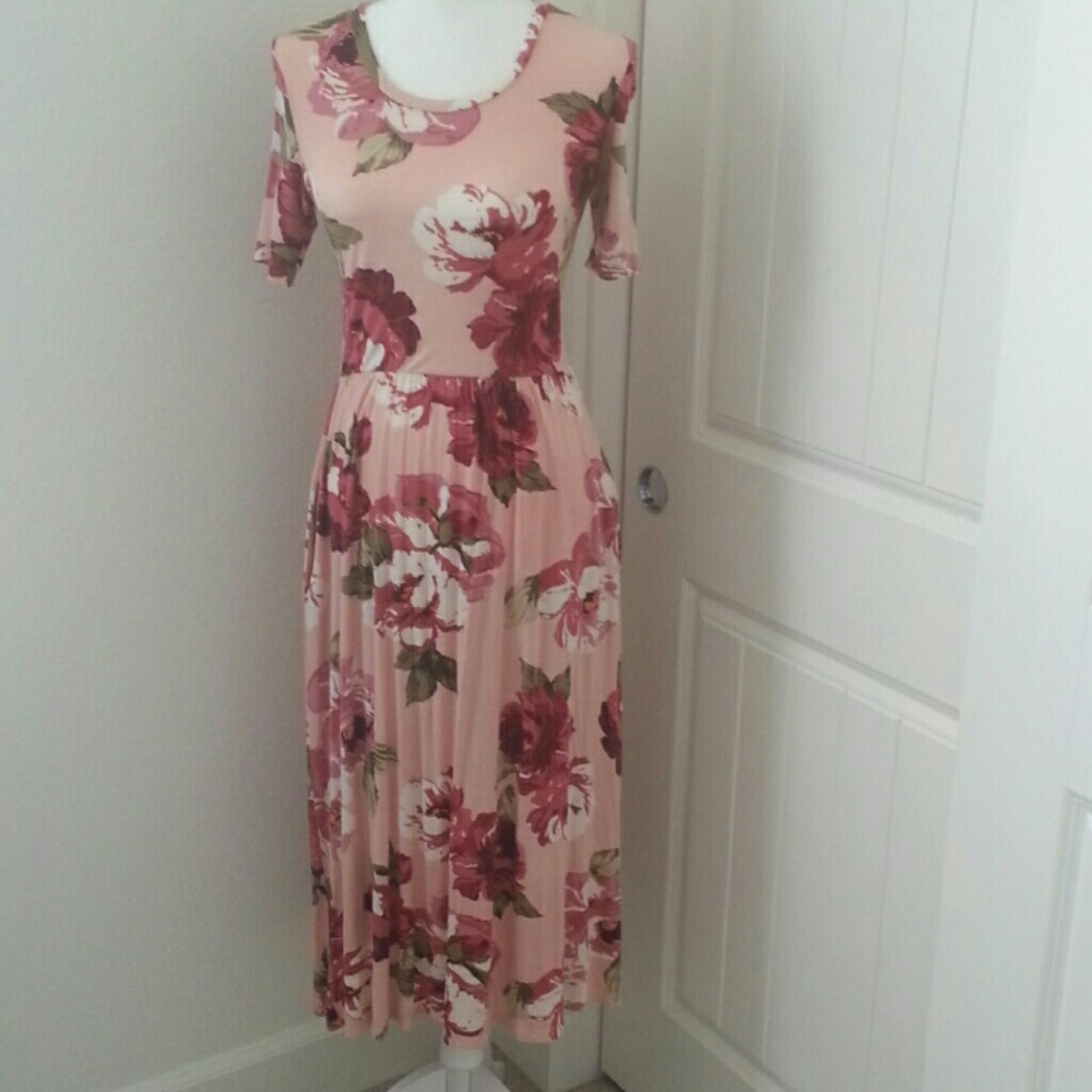 Lightweight floral dress with pockets